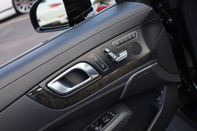 Used 2014 Mercedes-Benz SL 550 image 23