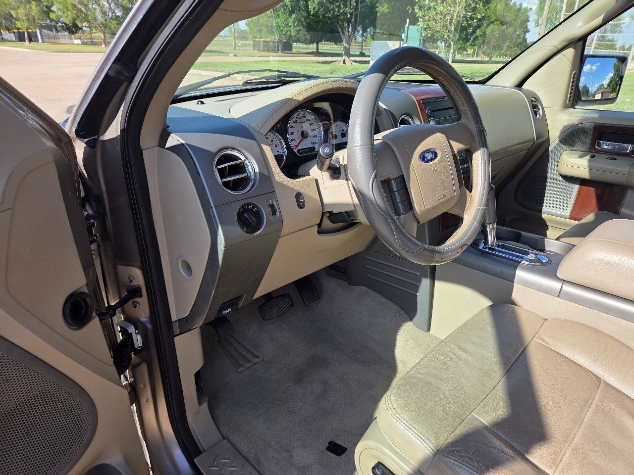 Used 2005 Ford F150 Lariat RWD image 13
