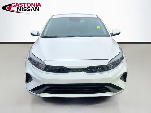 Used 2024 Kia Forte LXS w/ LXS Technology Package image 2