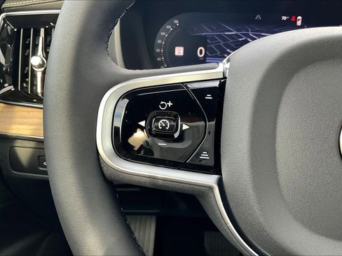 New 2026 Volvo XC90 B5 Plus image 17