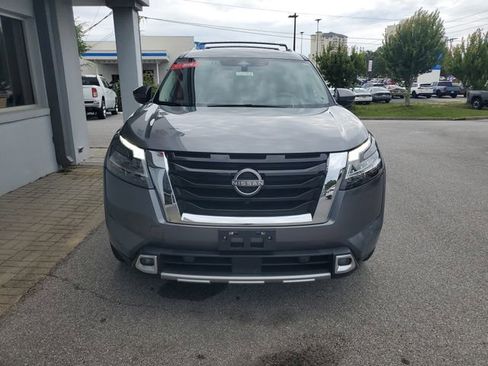 Certified 2023 Nissan Pathfinder Platinum w/ Cargo Package AWD/4WD image 14