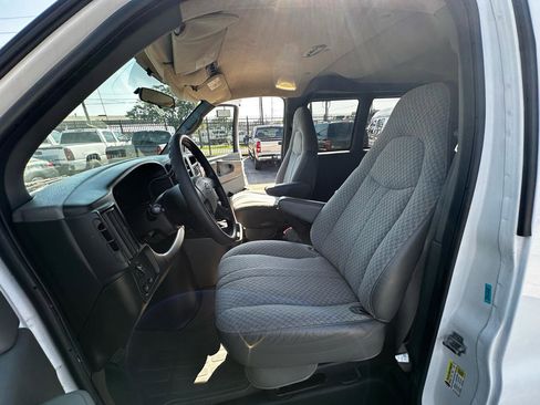 Used 2006 Chevrolet Express 3500 3500 w/ LT Preferred Equipment Group image 55