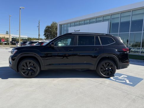 New 2026 Volkswagen Atlas SE image 6