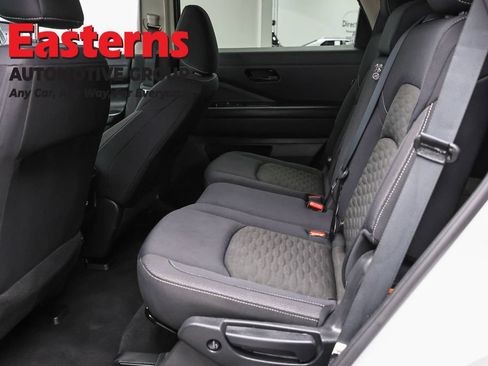 Used 2023 Nissan Pathfinder S AWD/4WD image 20
