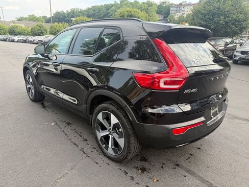 Used 2026 Volvo XC40 B5 Plus AWD/4WD image 2