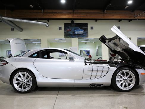 Used 2006 Mercedes-Benz SLR 2dr Cpe 5.5L image 13