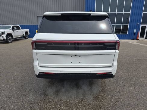 Used 2025 Lincoln Navigator L Reserve w/ Jet Appearance Package AWD/4WD image 5