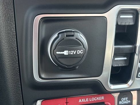 Certified 2025 Jeep Gladiator Sport AWD/4WD image 23