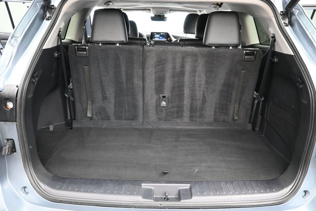 Used 2022 Toyota Highlander XLE FWD image 9