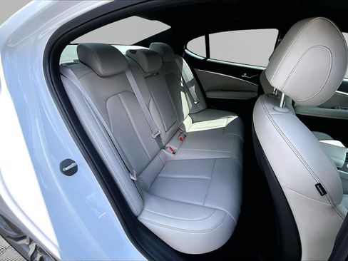 Used 2023 Genesis G70 2.0T RWD image 20