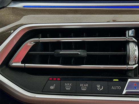 Used 2019 BMW X5 xDrive40i w/ M Sport Package image 21