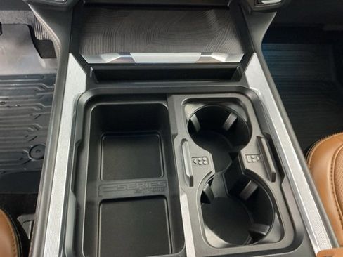 Used 2024 Ford F450 Platinum w/ FX4 Off-Road Package image 23