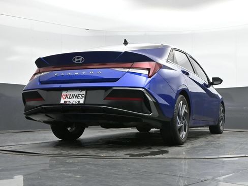 Used 2025 Hyundai Elantra SEL FWD image 37