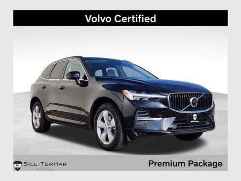 Certified 2022 Volvo XC60 B5 Momentum image 1