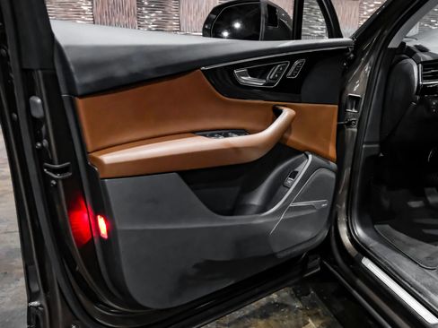 Used 2017 Audi Q7 3.0T Prestige image 39