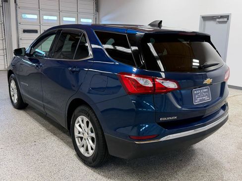 Used 2019 Chevrolet Equinox LT FWD image 2