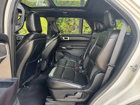 Used 2020 Ford Explorer XLT w/ Equipment Group 202A AWD/4WD image 19