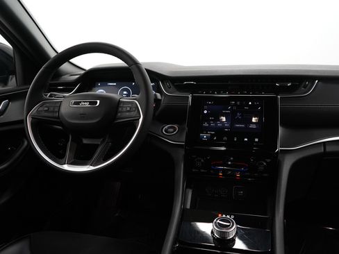 Used 2023 Jeep Grand Cherokee L Altitude image 15