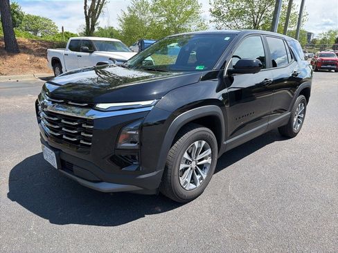 Used 2025 Chevrolet Equinox LT w/ Safety and Technology Package image 1