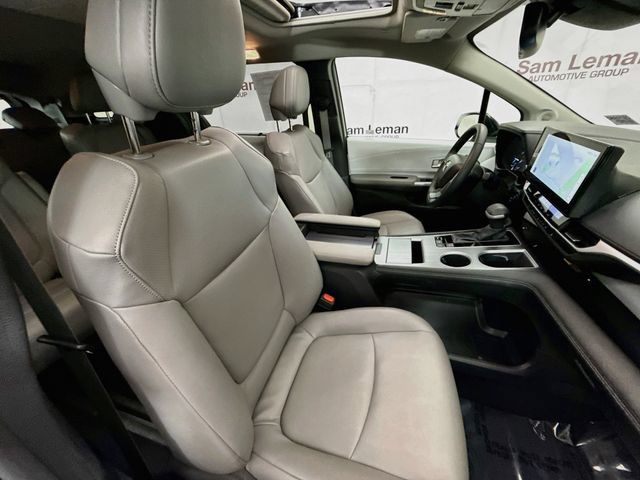 Used 2025 Toyota Sienna XLE w/ XLE Plus Package AWD/4WD image 30