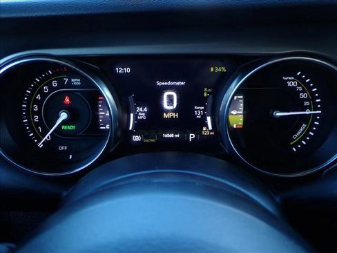 Used 2023 Jeep Wrangler Unlimited w/ Sun & Screen Package image 25