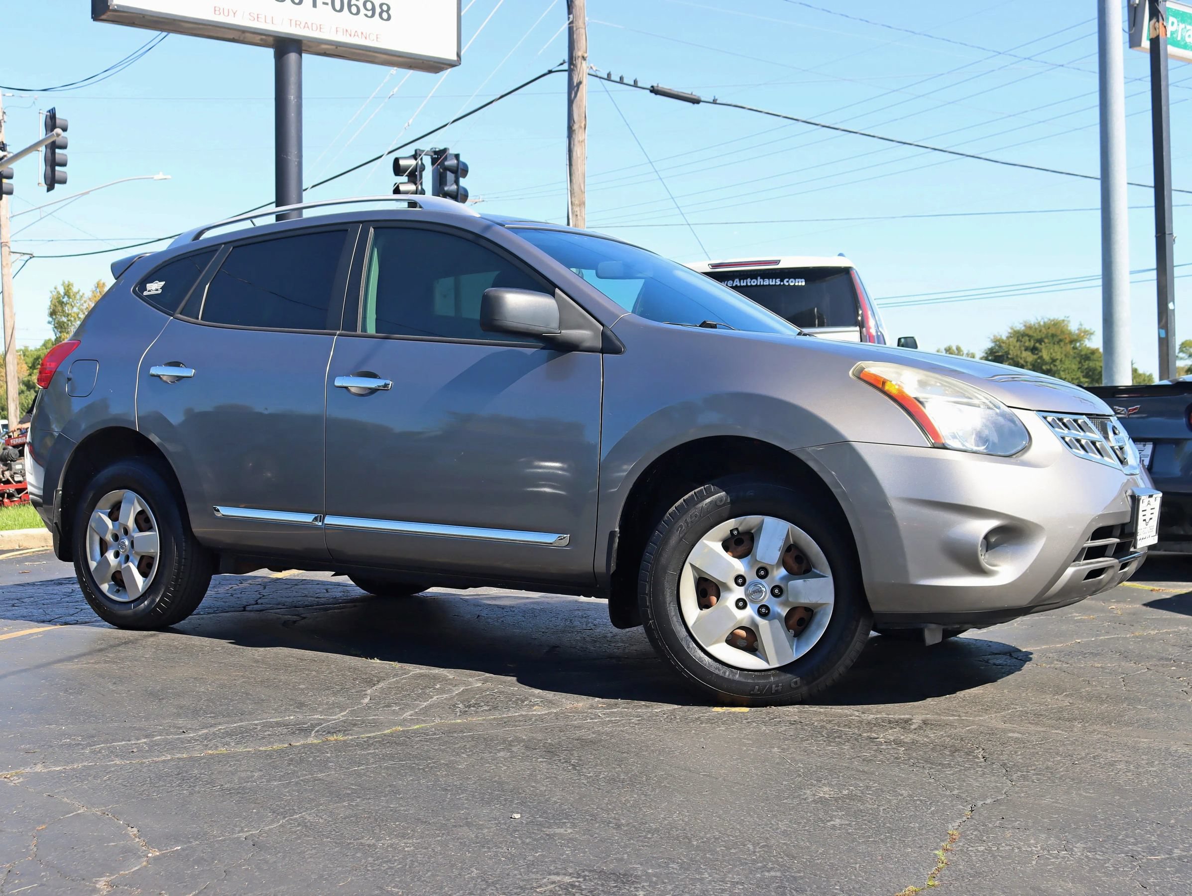 Used 2015 Nissan Rogue S w/ Convenience Package AWD/4WD image 2