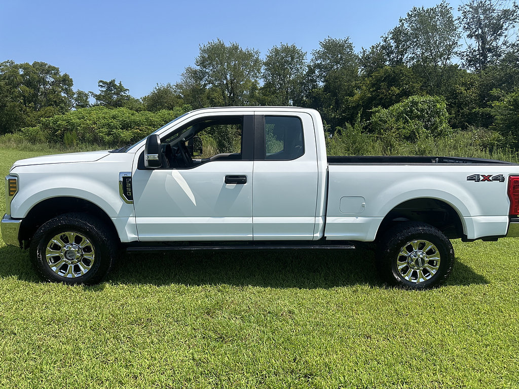 Used 2018 Ford F250 XL w/ Power Equipment Group AWD/4WD image 4