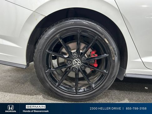 Used 2024 Volkswagen Jetta GLI 40th Anniversary Edition FWD image 10
