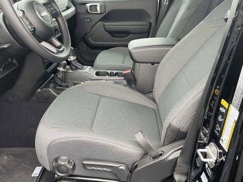 New 2026 Jeep Gladiator Sport image 10