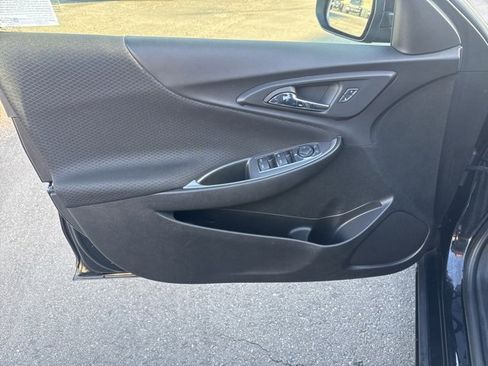 Used 2025 Chevrolet Malibu RS image 11