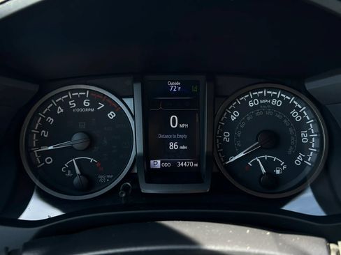 Used 2022 Toyota Tacoma TRD Sport w/ Technology Package AWD/4WD image 19
