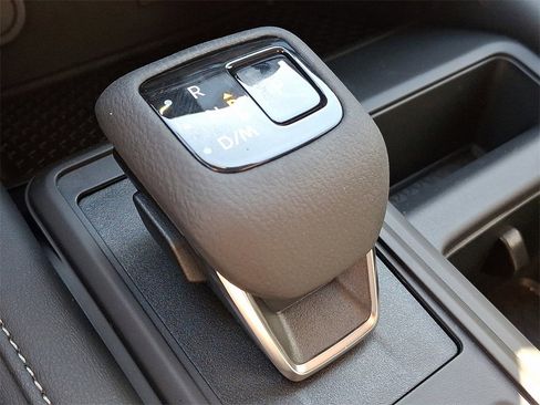 New 2025 Nissan Pathfinder S image 8