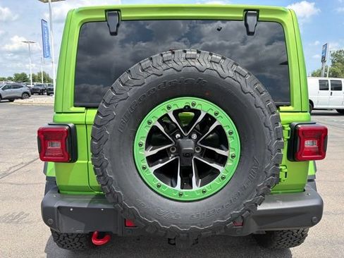 Used 2025 Jeep Wrangler Unlimited Rubicon AWD/4WD image 6
