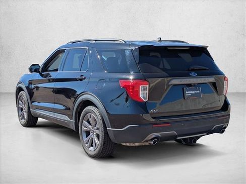 Used 2021 Ford Explorer XLT w/ Equipment Group 202A image 7