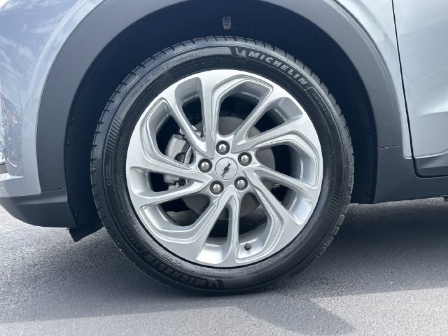 New 2027 Chevrolet Bolt LT w/ Comfort Package FWD image 11