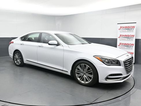 Used 2018 Genesis G80 3.8 RWD image 2