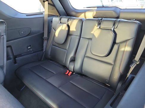 Used 2025 Ford Explorer ST AWD/4WD image 12