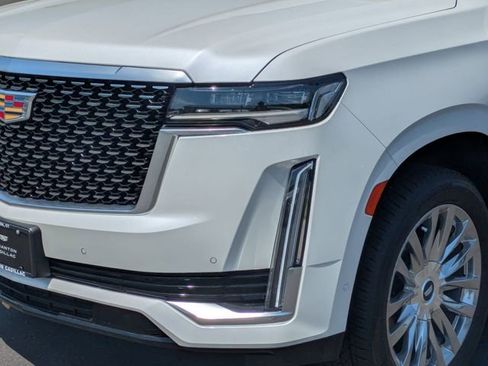 Used 2023 Cadillac Escalade ESV Premium Luxury w/ LPO, Floor Liner Package AWD/4WD image 9