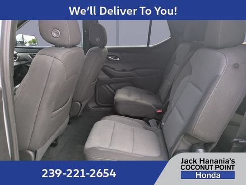 Used 2023 Chevrolet Traverse LT FWD image 13