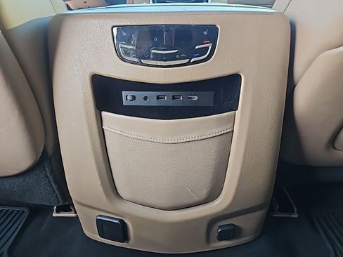 Used 2019 Cadillac Escalade Platinum image 29