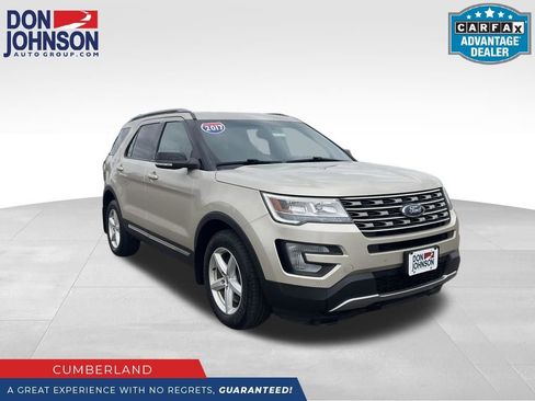 Used 2017 Ford Explorer XLT w/ Equipment Group 202A AWD/4WD image 1