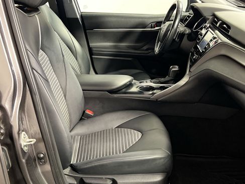 Used 2020 Toyota Camry SE image 28