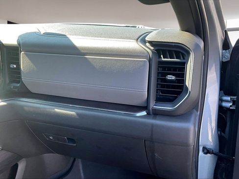 Used 2023 GMC Sierra 1500 SLT image 27