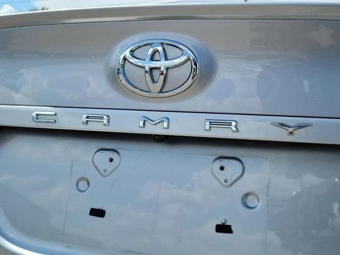 Used 2022 Toyota Camry SE FWD image 7