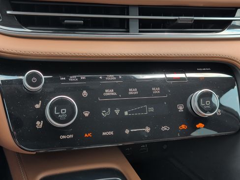 Certified 2025 INFINITI QX60 Sensory w/ Vision Package AWD/4WD image 23