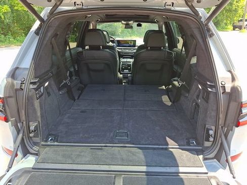 Used 2024 BMW X7 xDrive40i w/ M Sport Package AWD/4WD image 38