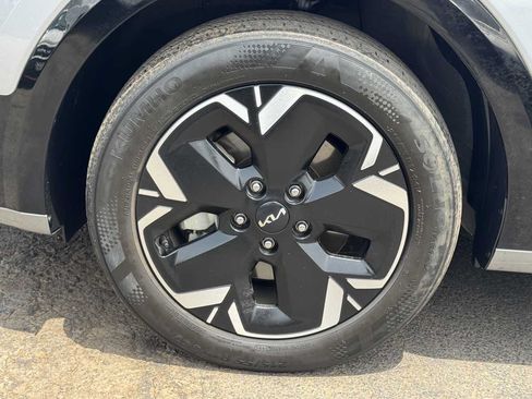 Used 2023 Kia Niro Wind FWD image 5