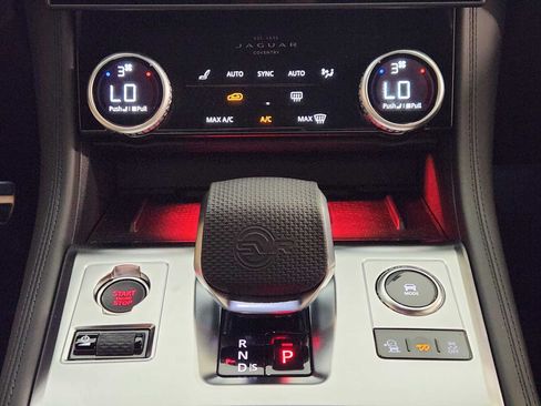 New 2026 Jaguar F-PACE SVR 575 Edition AWD/4WD image 19