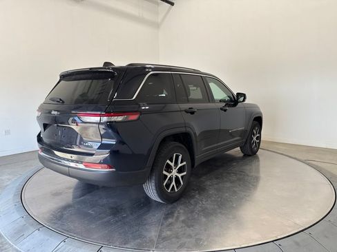 Used 2024 Jeep Grand Cherokee Limited AWD/4WD image 7