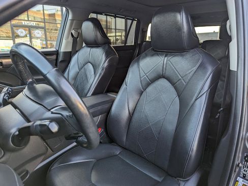 Used 2022 Toyota Highlander Platinum image 15